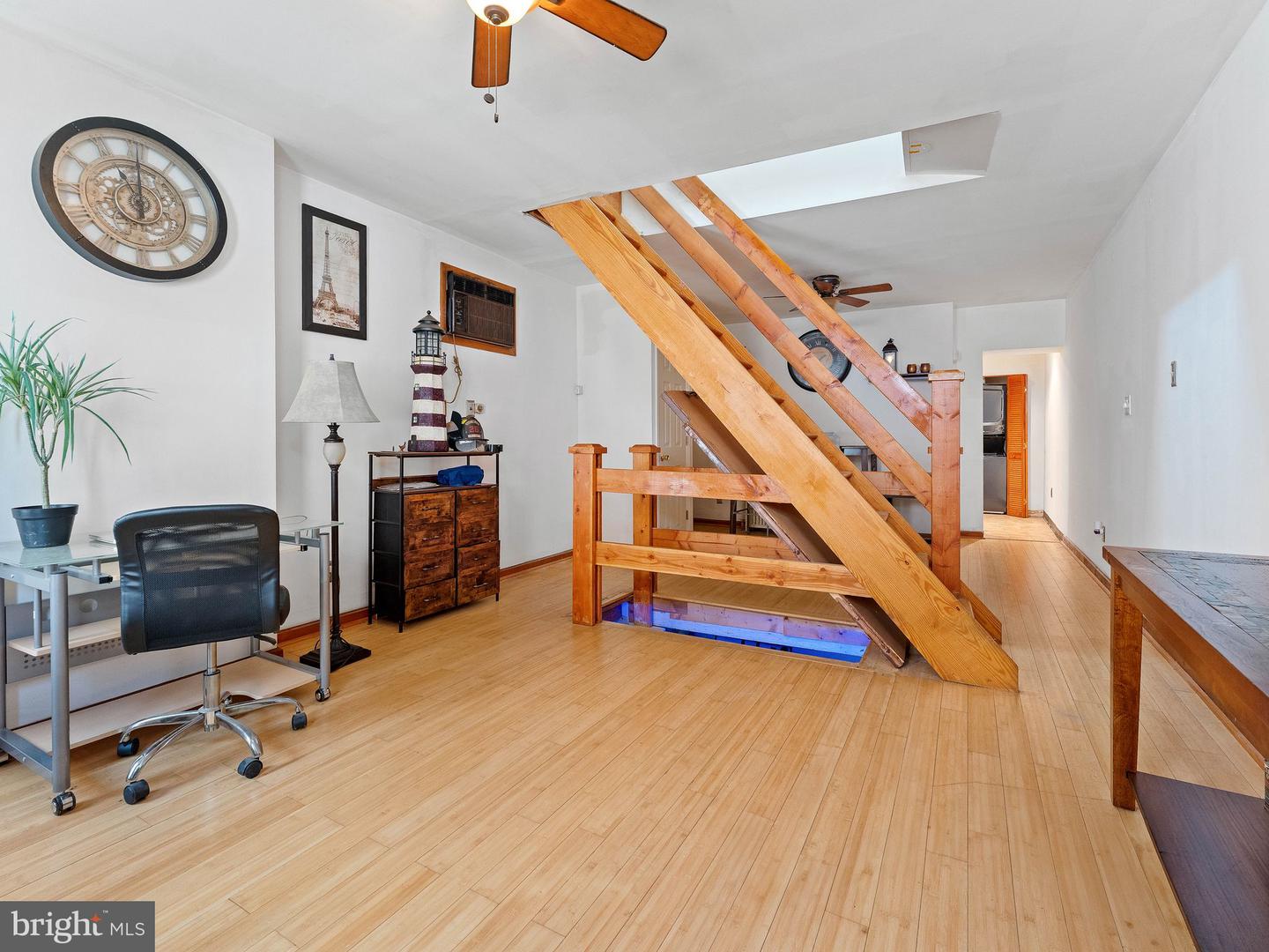 314 E Wildey St Property Photo 6
