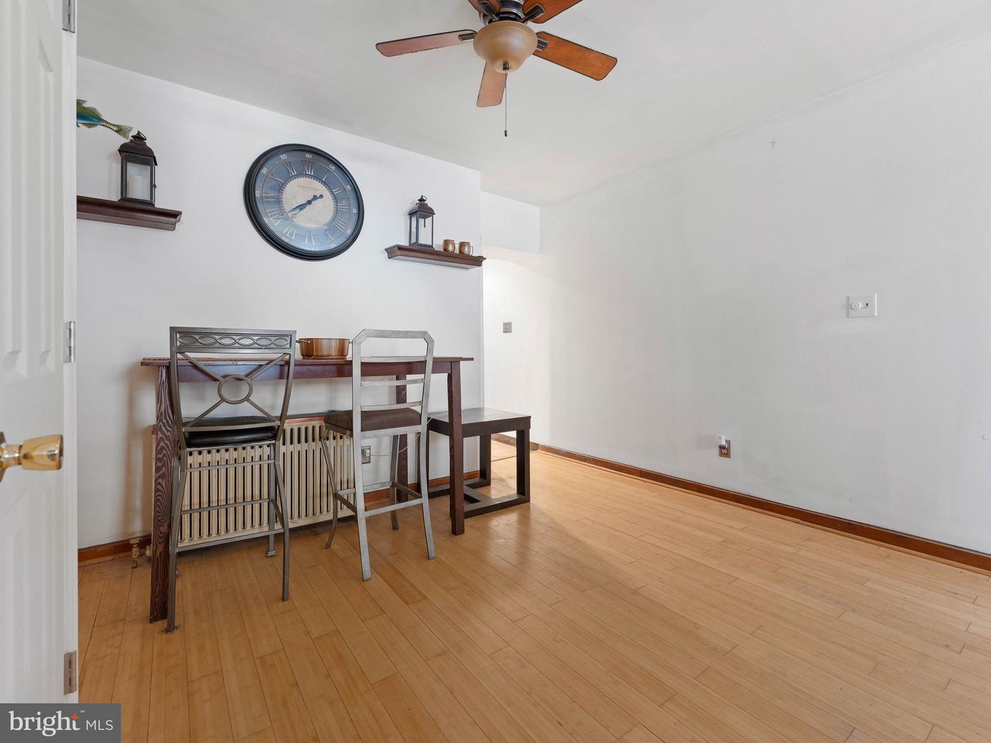 314 E Wildey St Property Photo 8