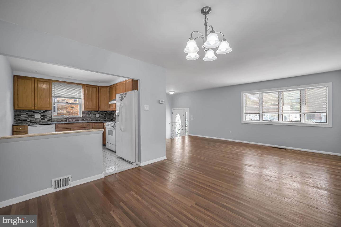 9766 Clark St Property Photo 7