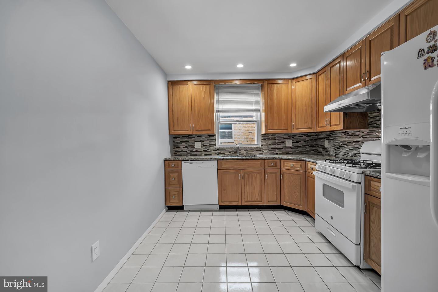 9766 Clark St Property Photo 8