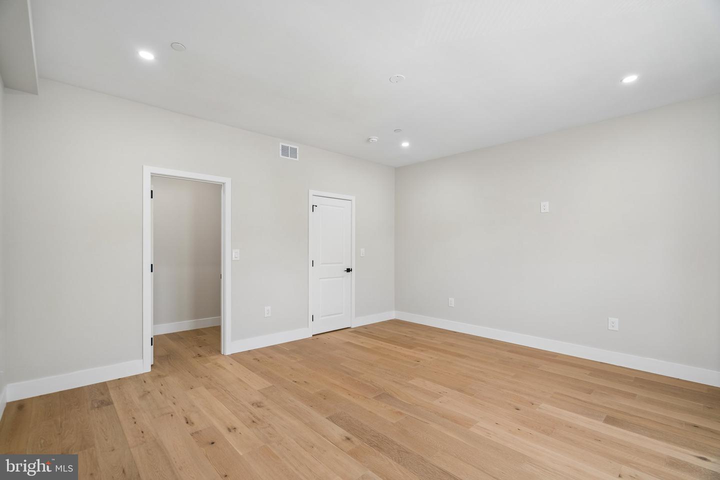 609 E Locust Ave Property Photo 22