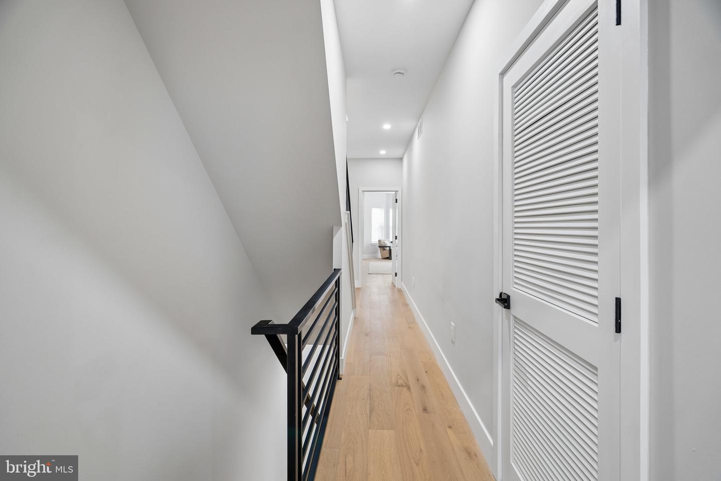 609 E Locust Ave Property Photo 34