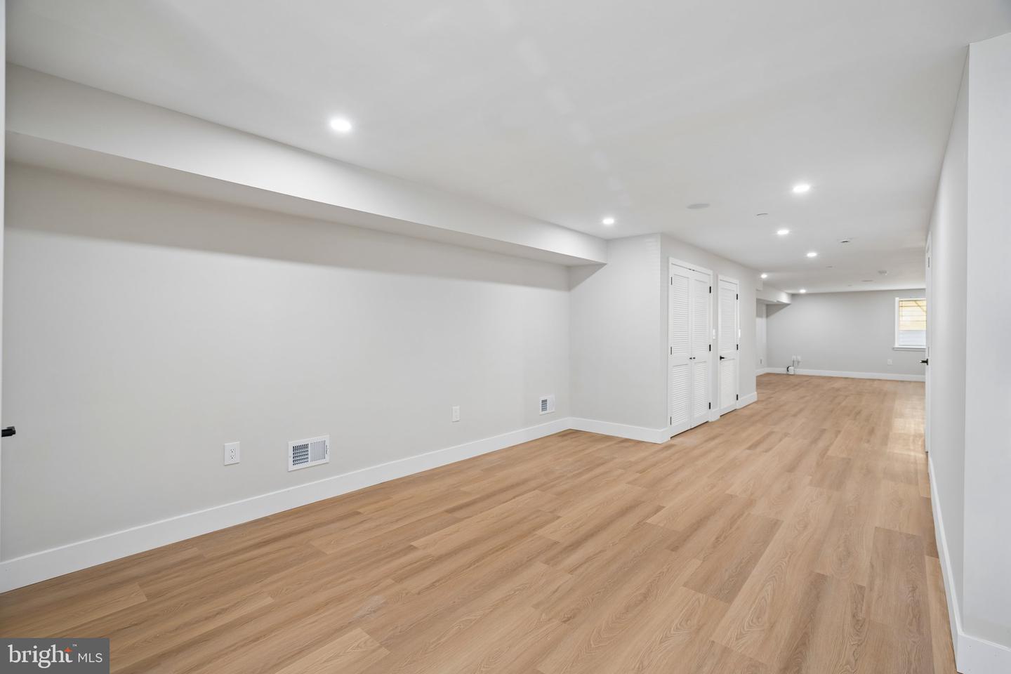 609 E Locust Ave Property Photo 49