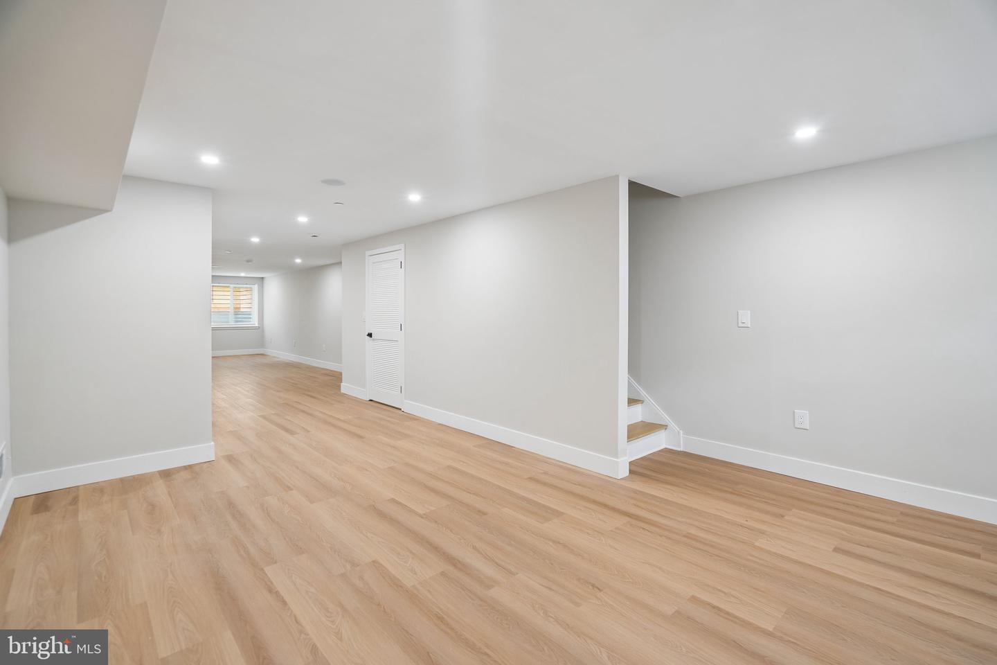 609 E Locust Ave Property Photo 51