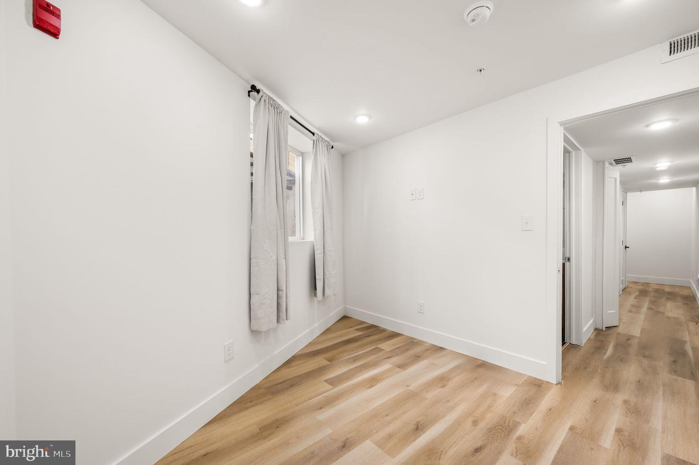 4921 Chester Ave #101 Property Photo 16
