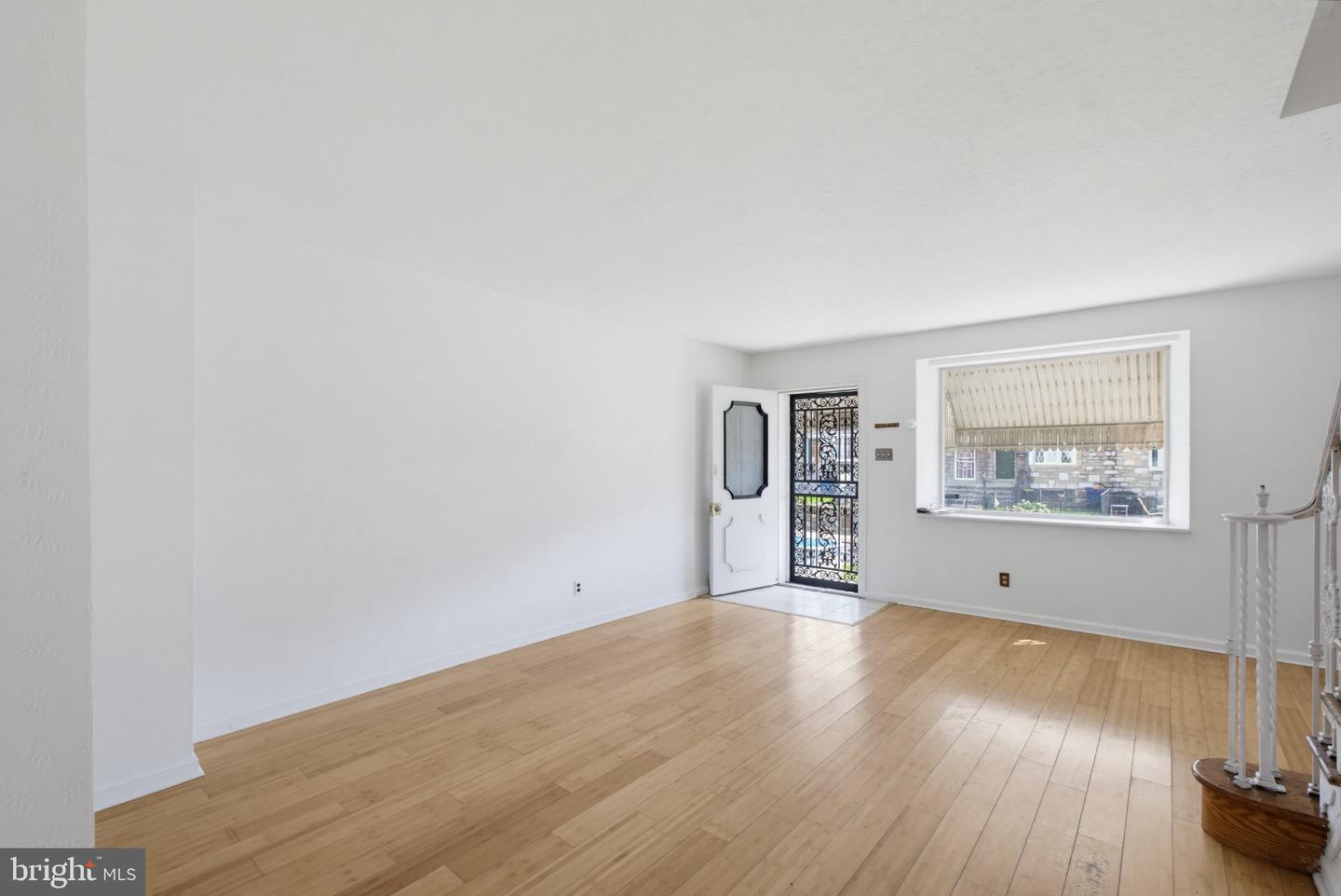 6714 Gillespie St Property Photo 4
