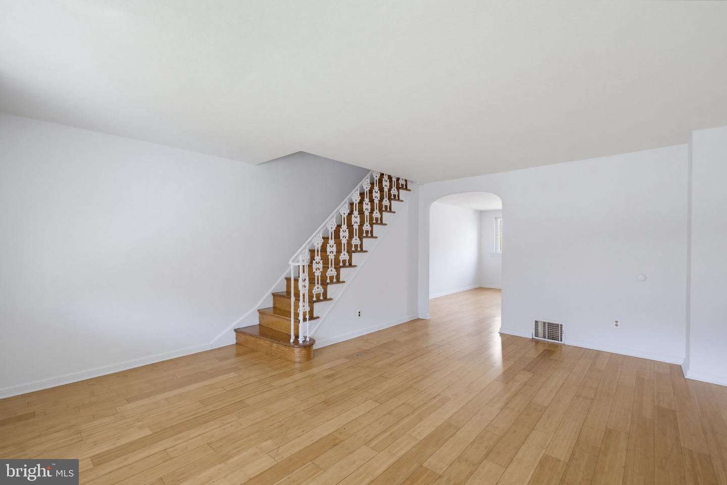 6714 Gillespie St Property Photo 5