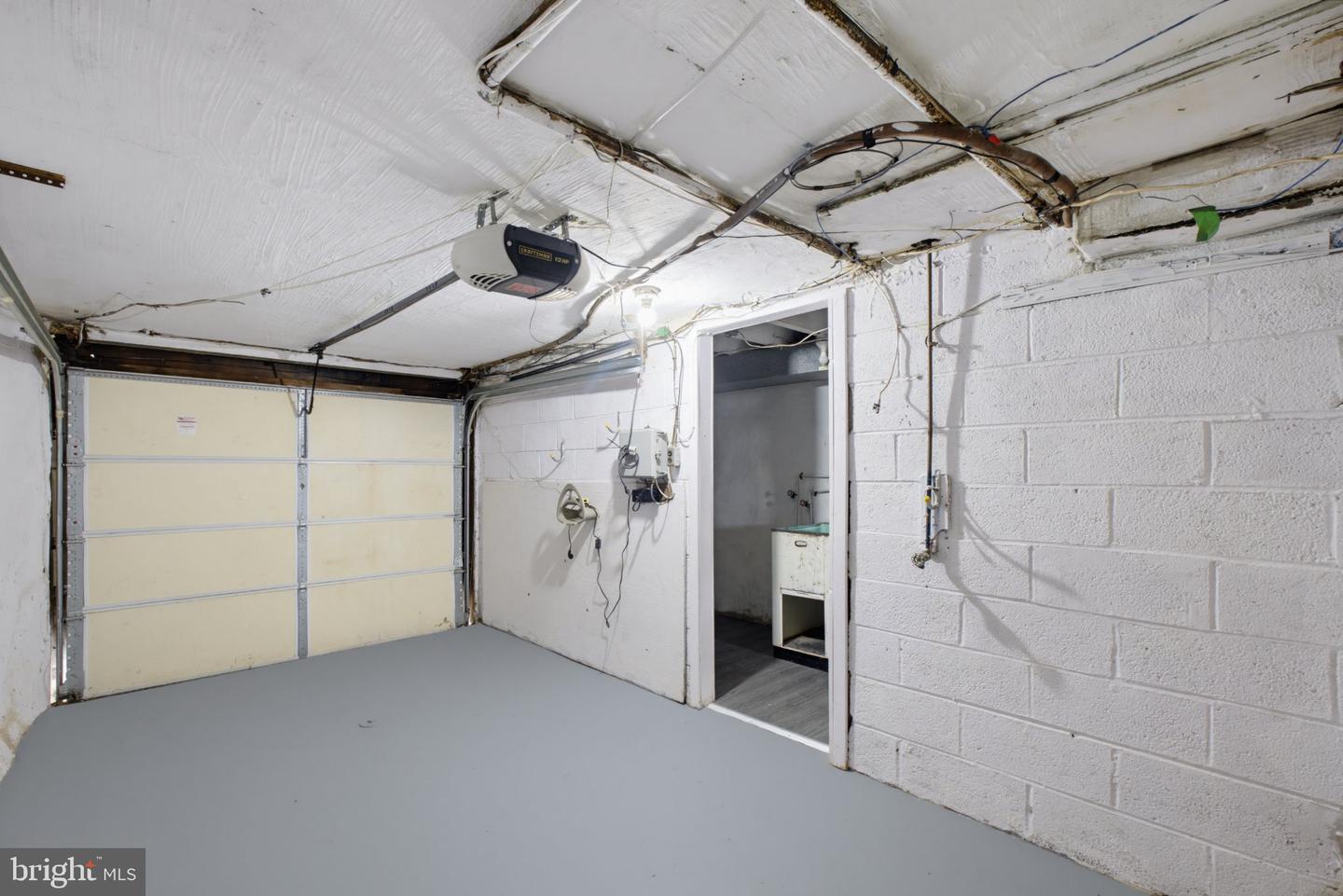 6714 Gillespie St Property Photo 30