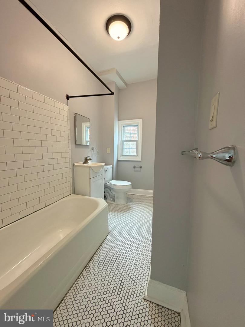 2938 W Oxford St #2r Property Photo 15