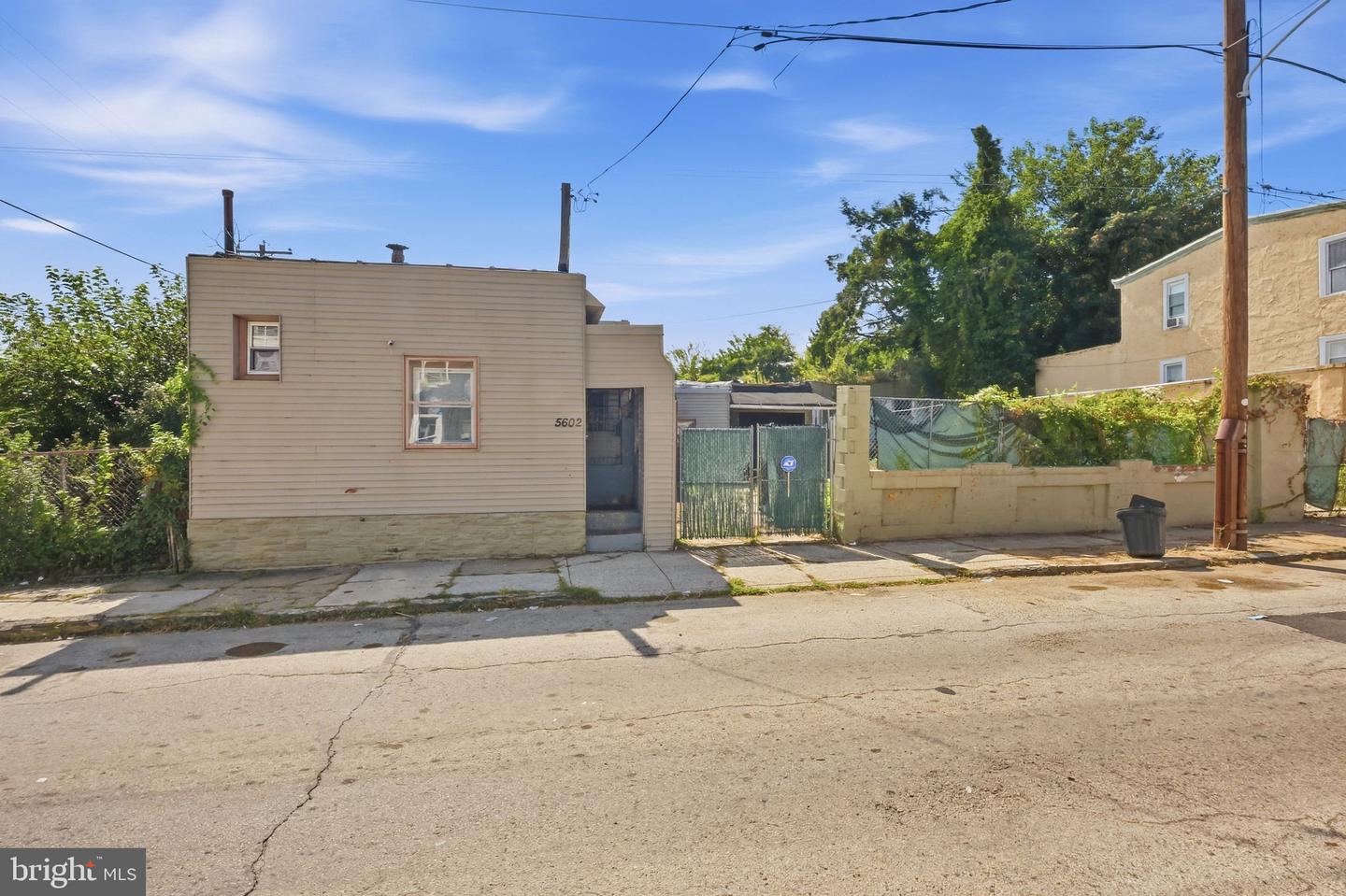 5602-08 Devon St Property Photo 2
