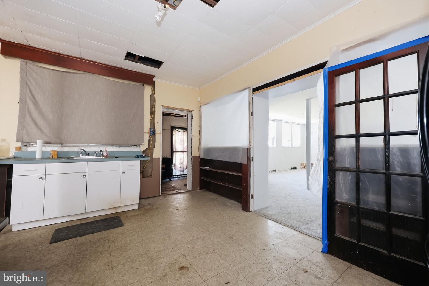 5602-08 Devon St Property Photo 8