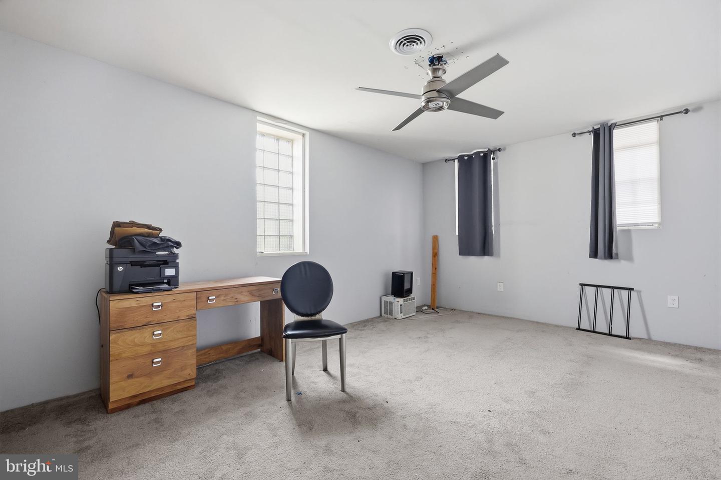 5602-08 Devon St Property Photo 12