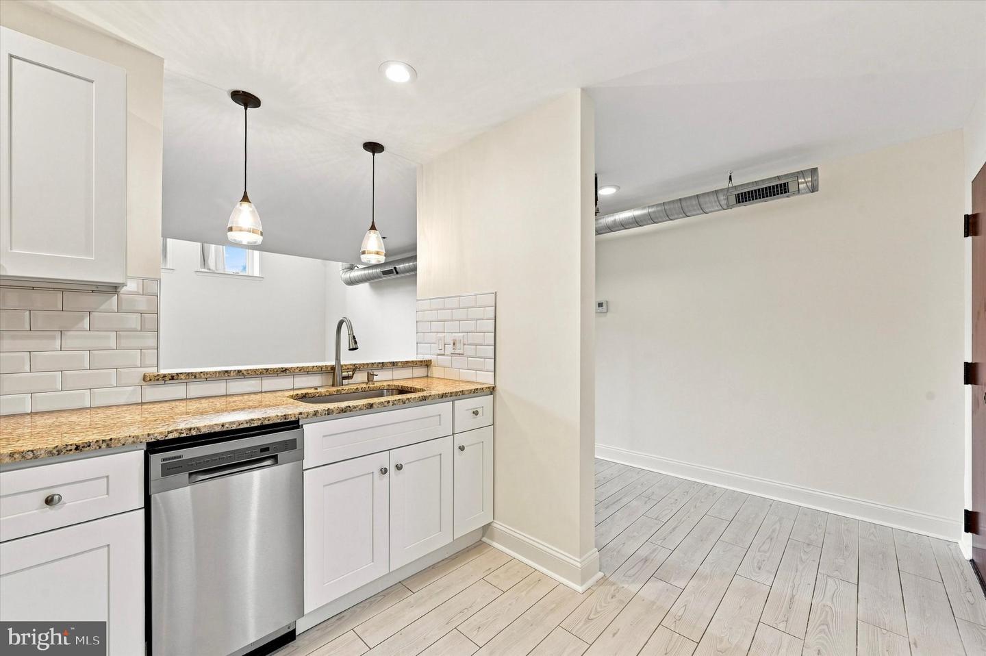 627 N 18th St #103 Property Photo 12
