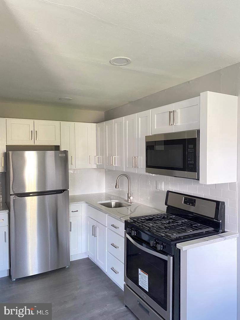 262-266 E Cliveden St #214 Property Photo 4
