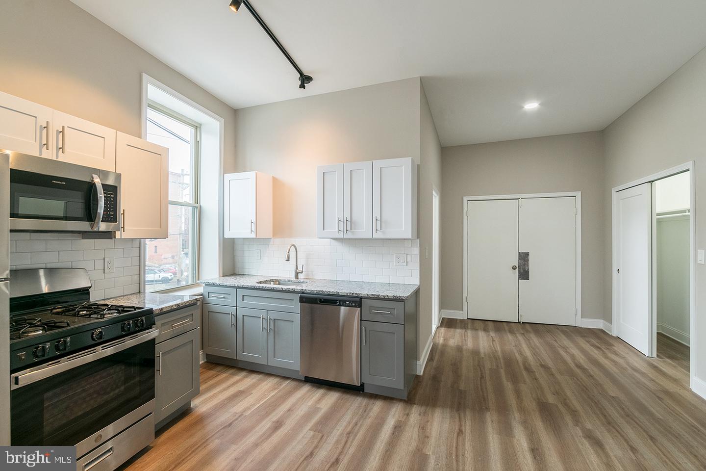 937 N 2nd St #unit 2f Property Photo 5