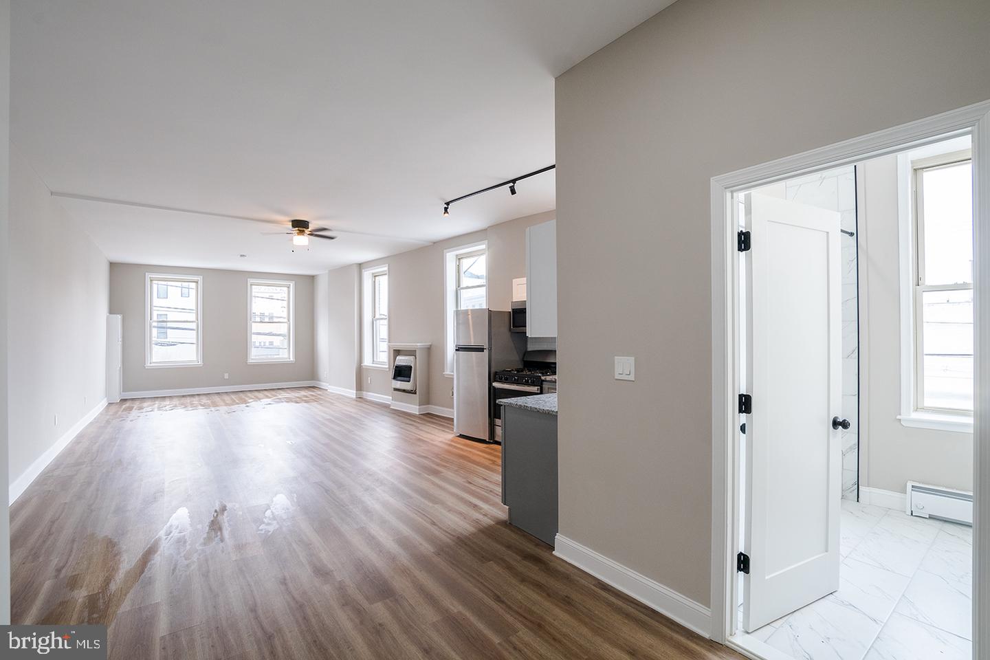 937 N 2nd St #unit 2f Property Photo 8
