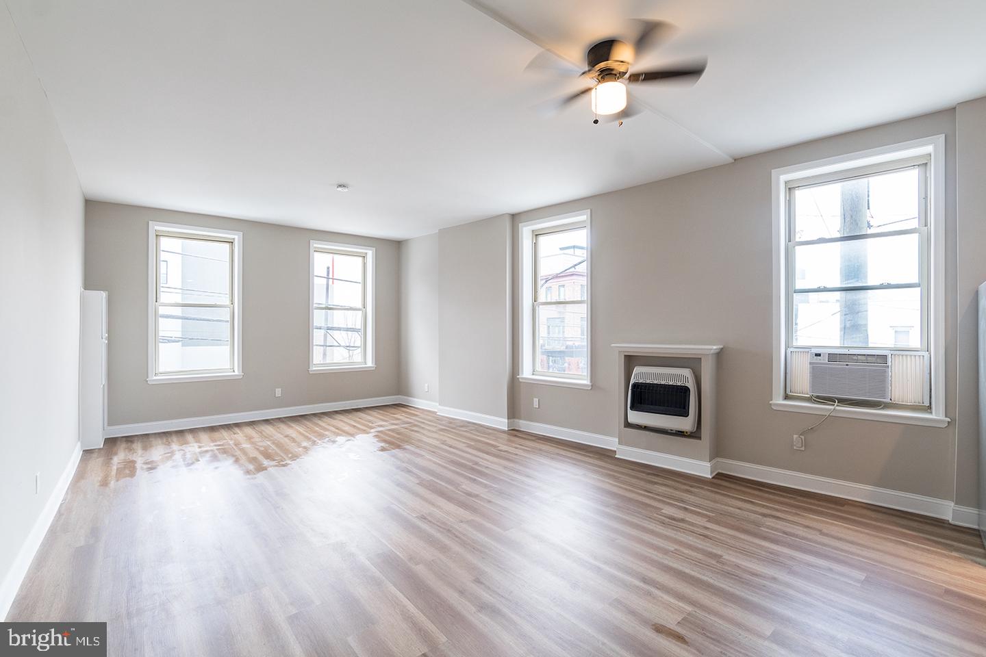 937 N 2nd St #unit 2f Property Photo 13