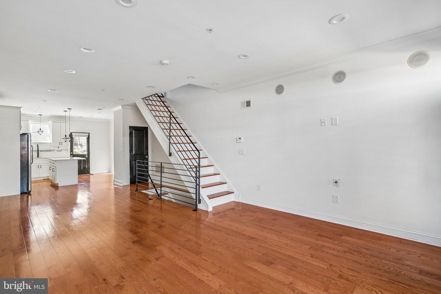 2036 Reed St Property Photo 6