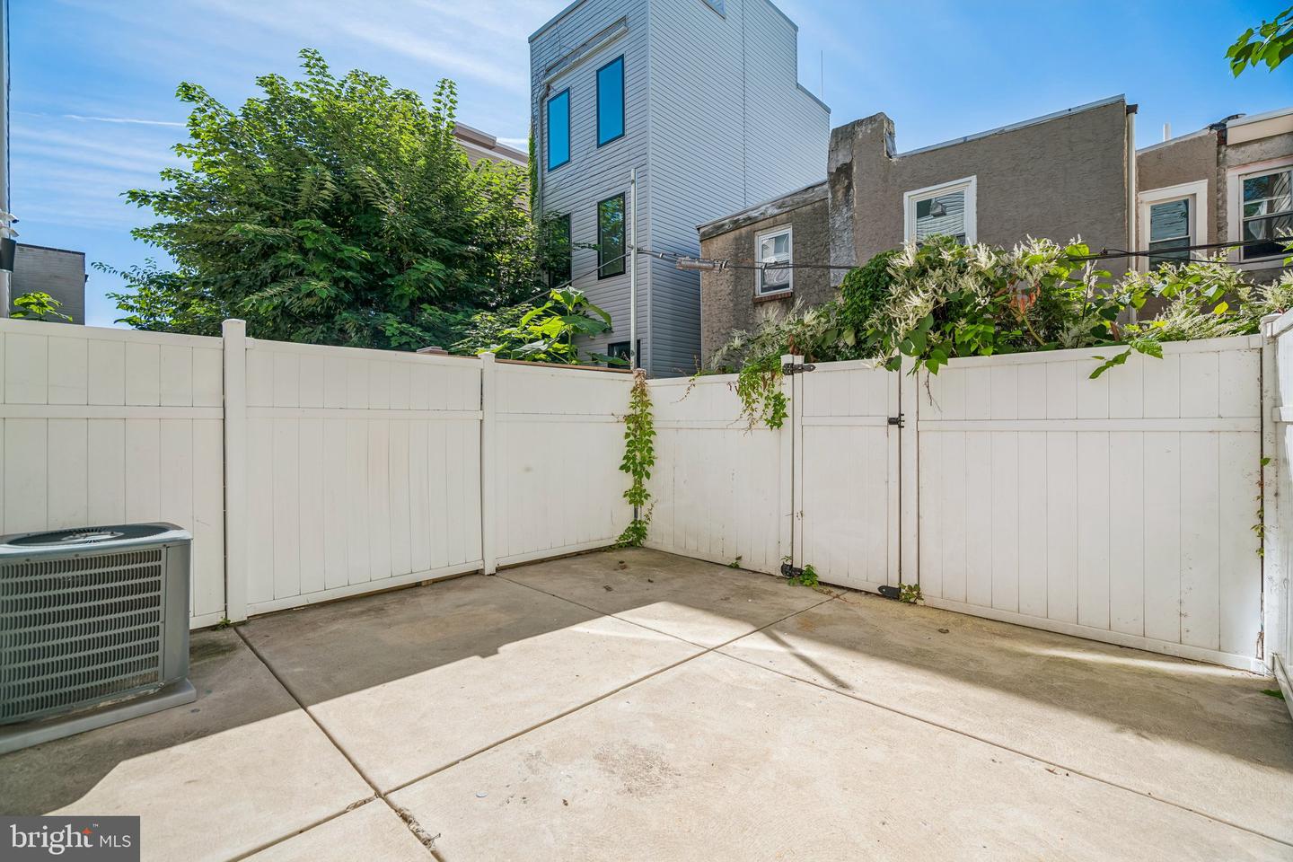 2036 Reed St Property Photo 11