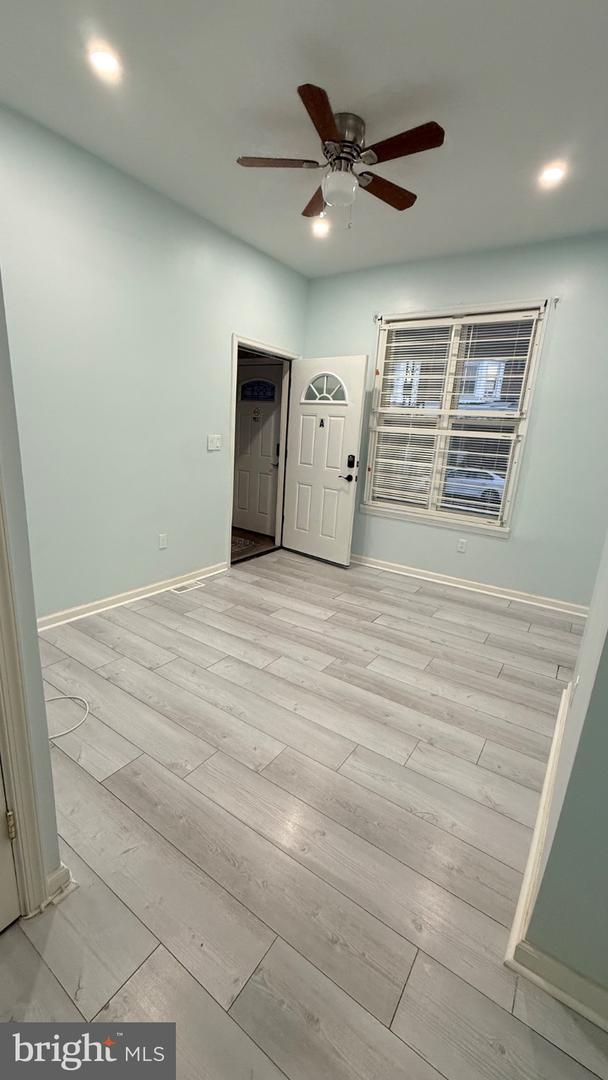 5449 Pine St #a Property Photo 3