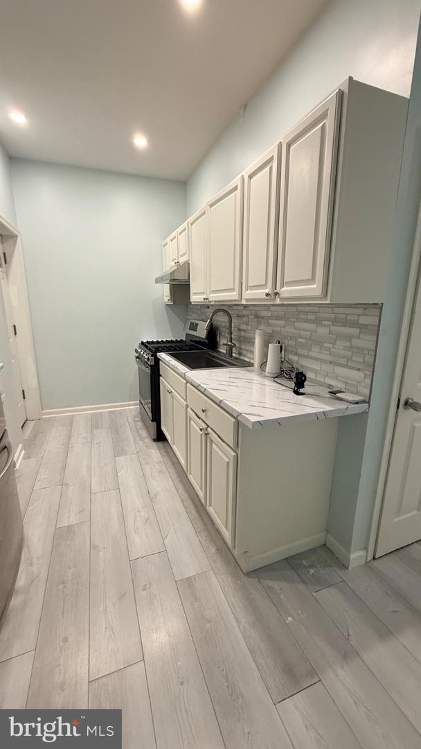5449 Pine St #a Property Photo 6