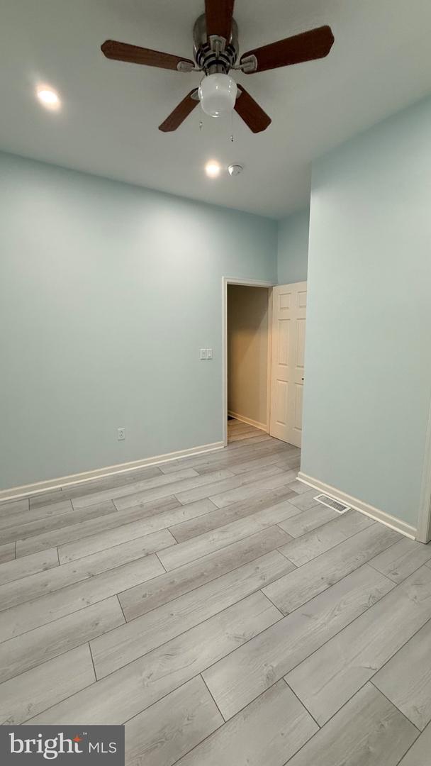 5449 Pine St #a Property Photo 15