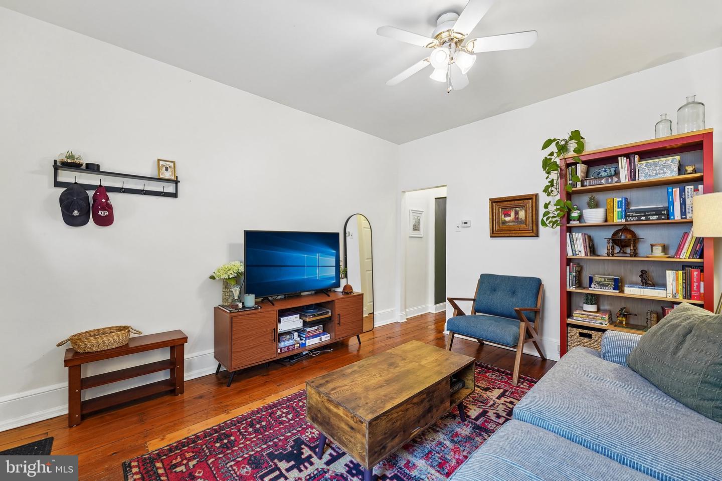 311 Carson St Property Photo 6