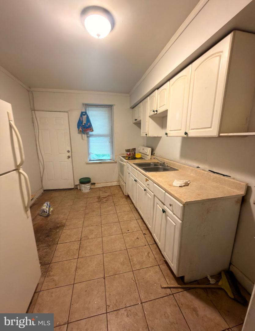 3251 Rorer St Property Photo 4
