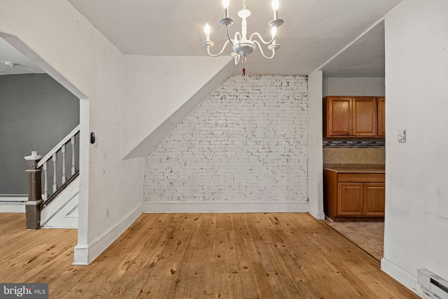 1320 S Lindenwood St Property Photo 11