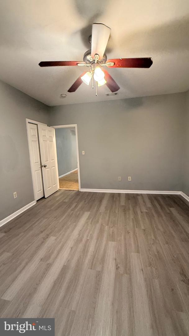 5449 Pine St #b Property Photo 7