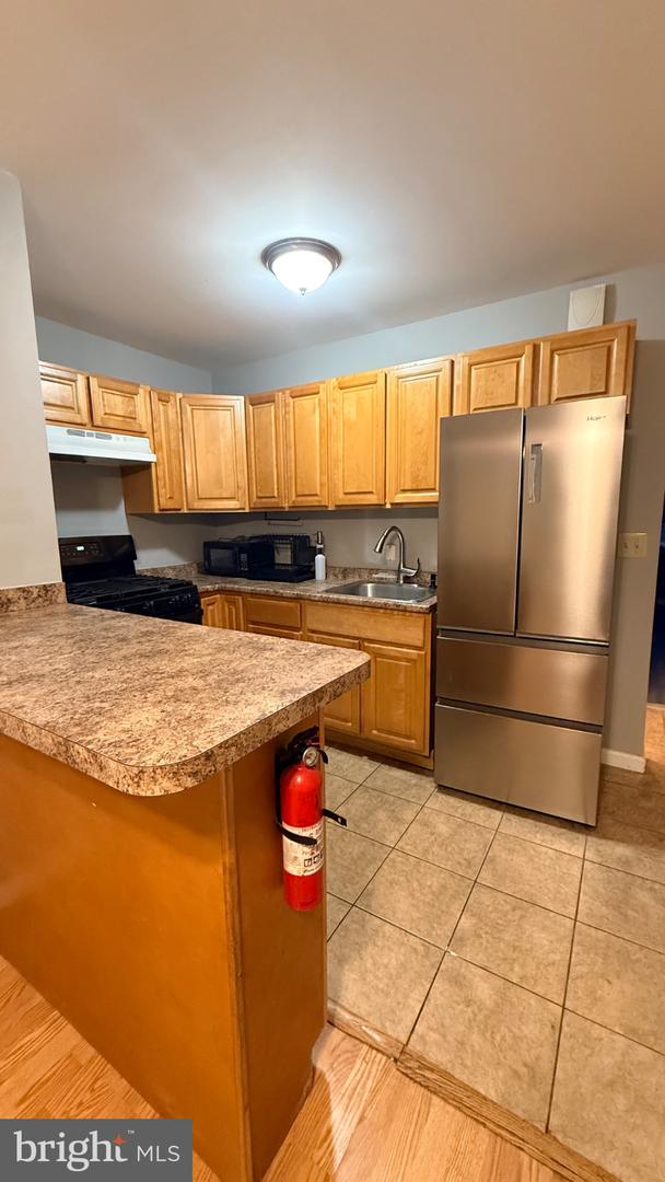 5449 Pine St #b Property Photo 11