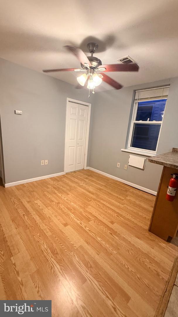 5449 Pine St #b Property Photo 12