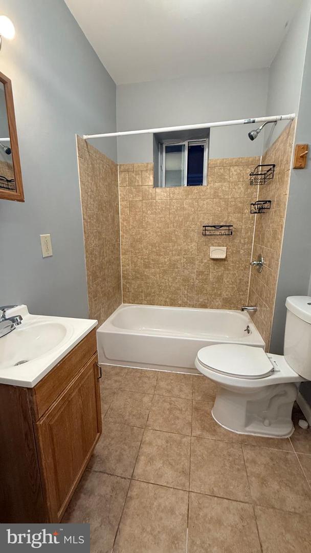5449 Pine St #b Property Photo 16