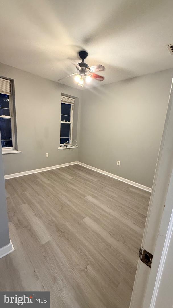 5449 Pine St #b Property Photo 17