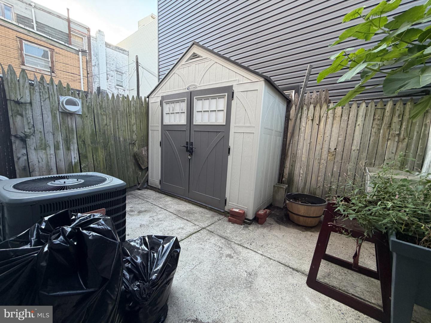 2608 Thompson St Property Photo 19