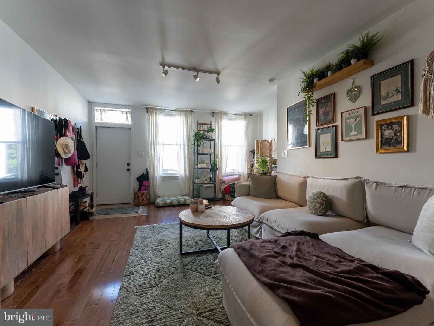 1431 N Howard St Property Photo 5