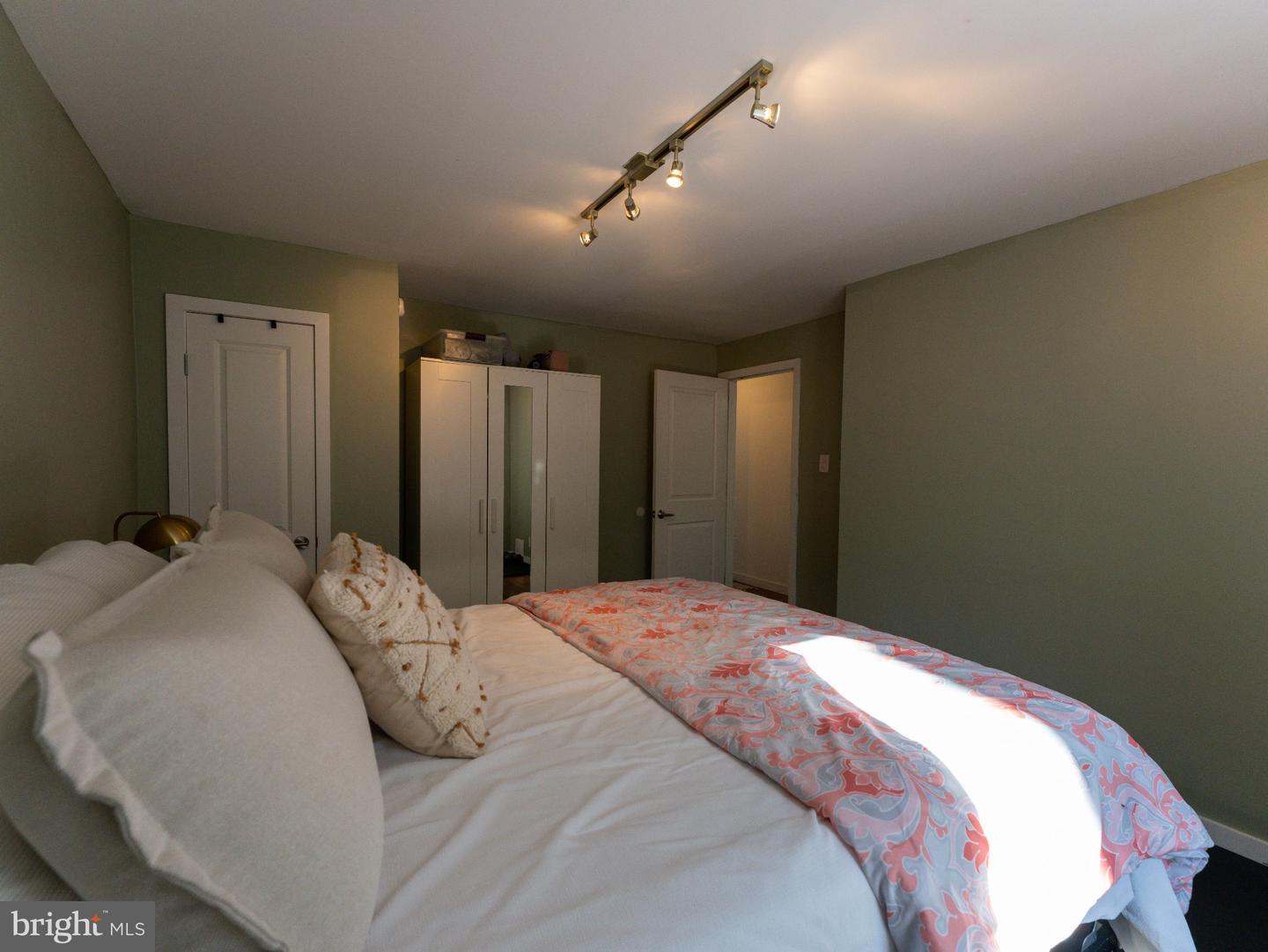 1431 N Howard St Property Photo 13