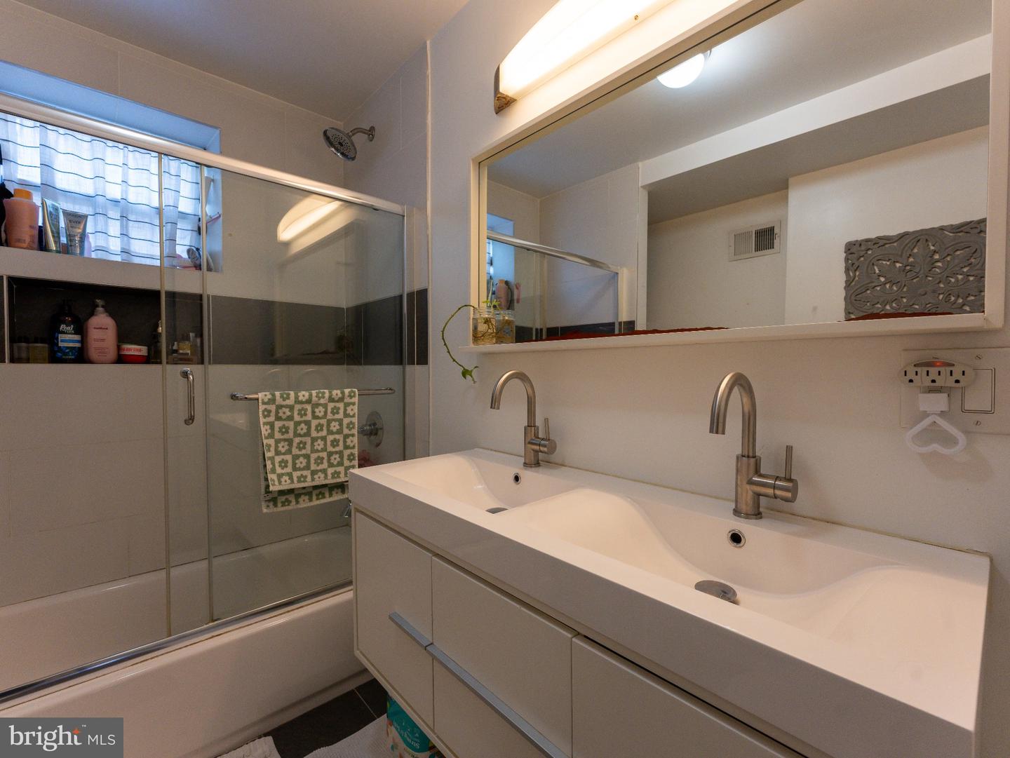1431 N Howard St Property Photo 17