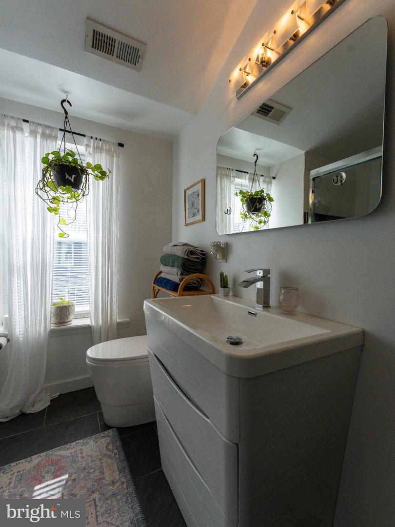 1431 N Howard St Property Photo 24