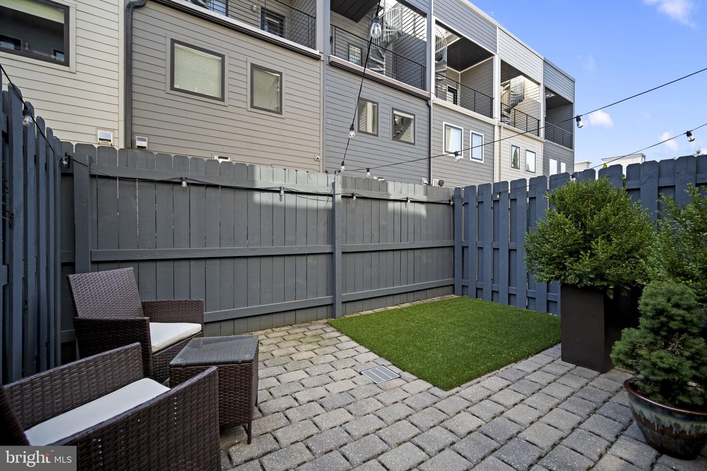 1216 Crease St Property Photo 19