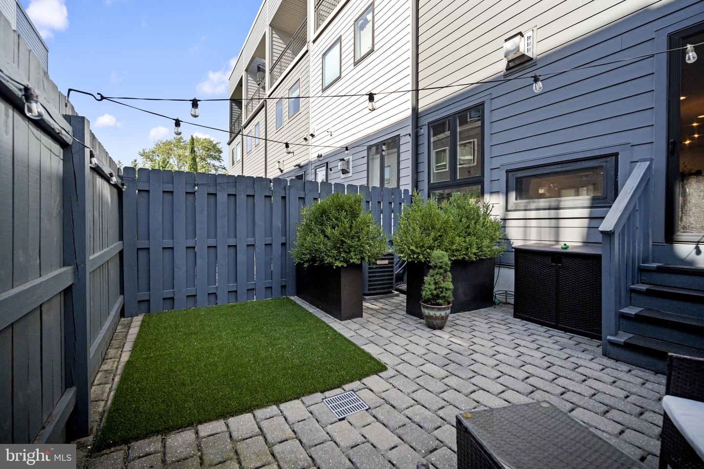 1216 Crease St Property Photo 20