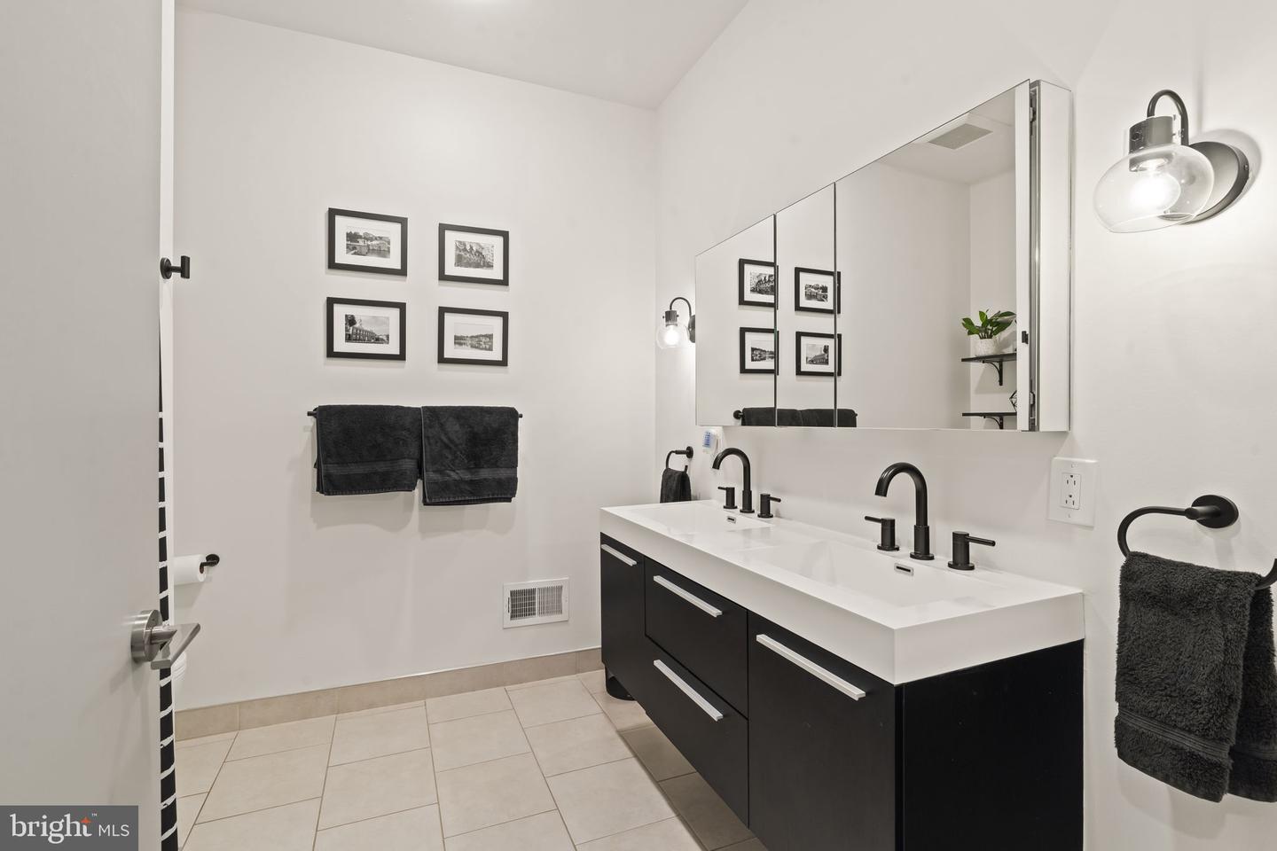 1216 Crease St Property Photo 33