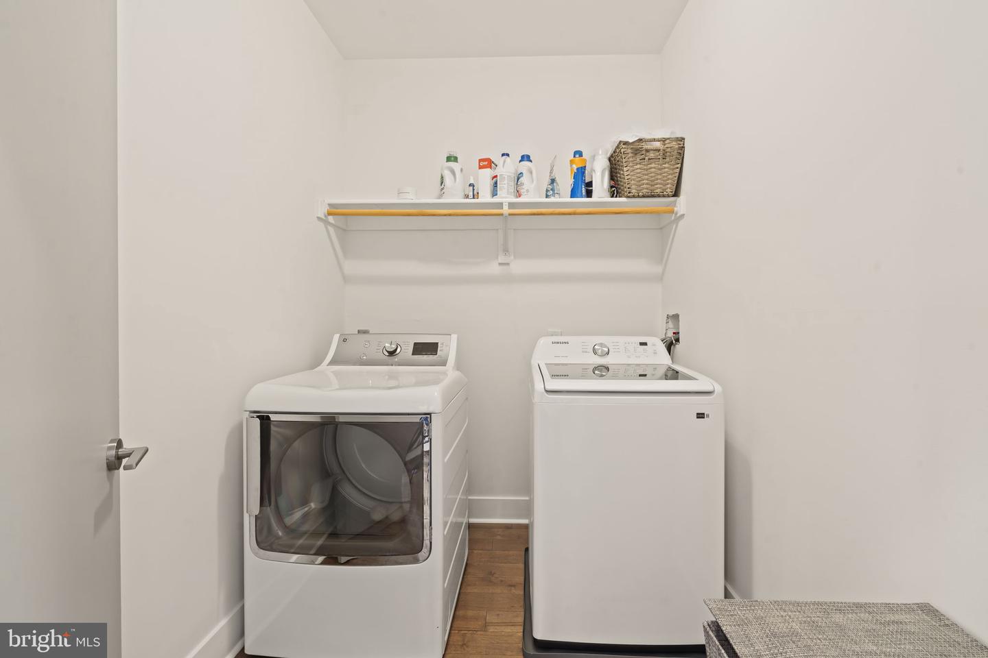 1216 Crease St Property Photo 37
