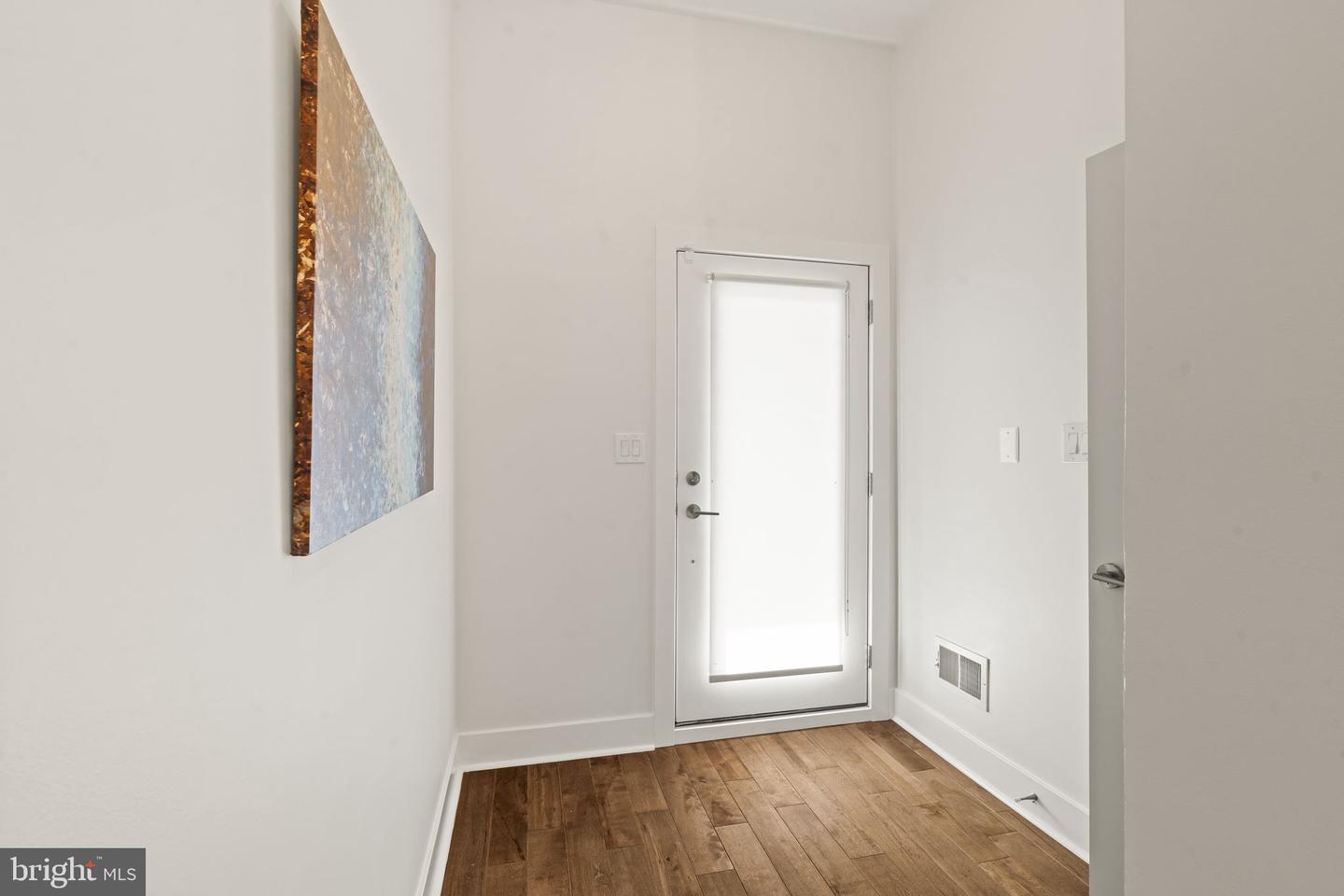 1216 Crease St Property Photo 39