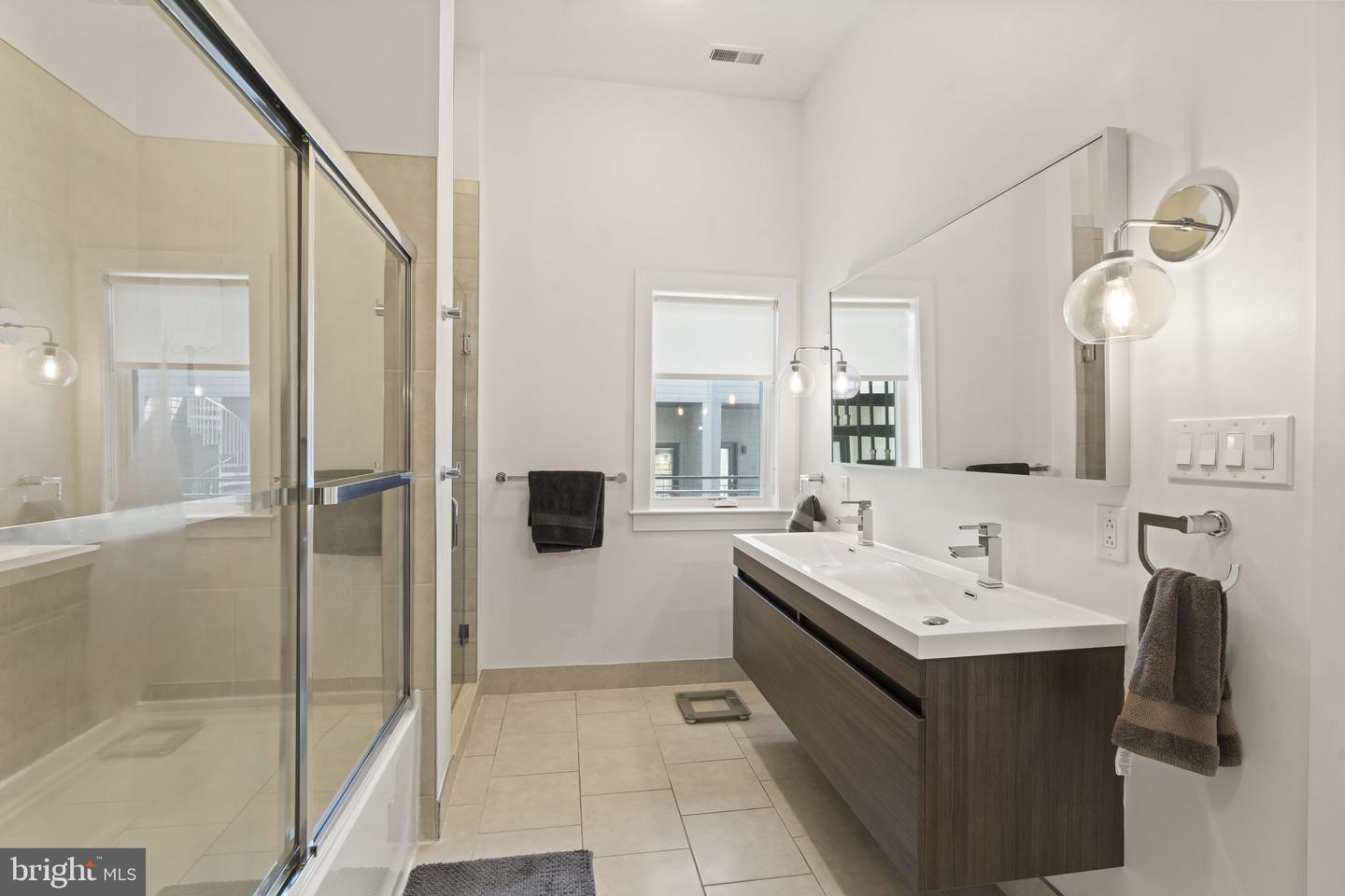 1216 Crease St Property Photo 45