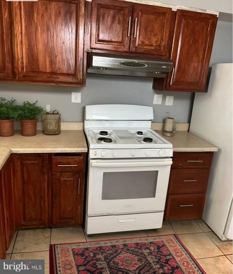 1648 S Taney St Property Photo 3