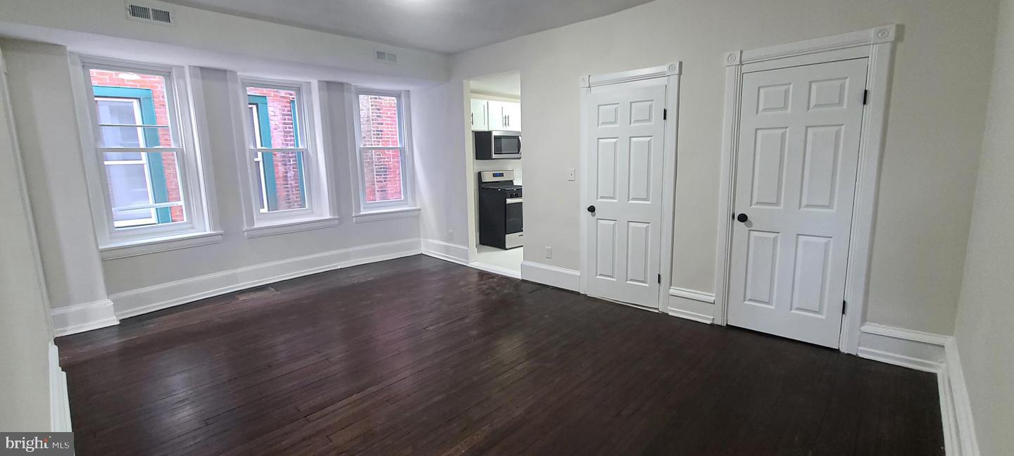 608 S 48th St Property Photo 18