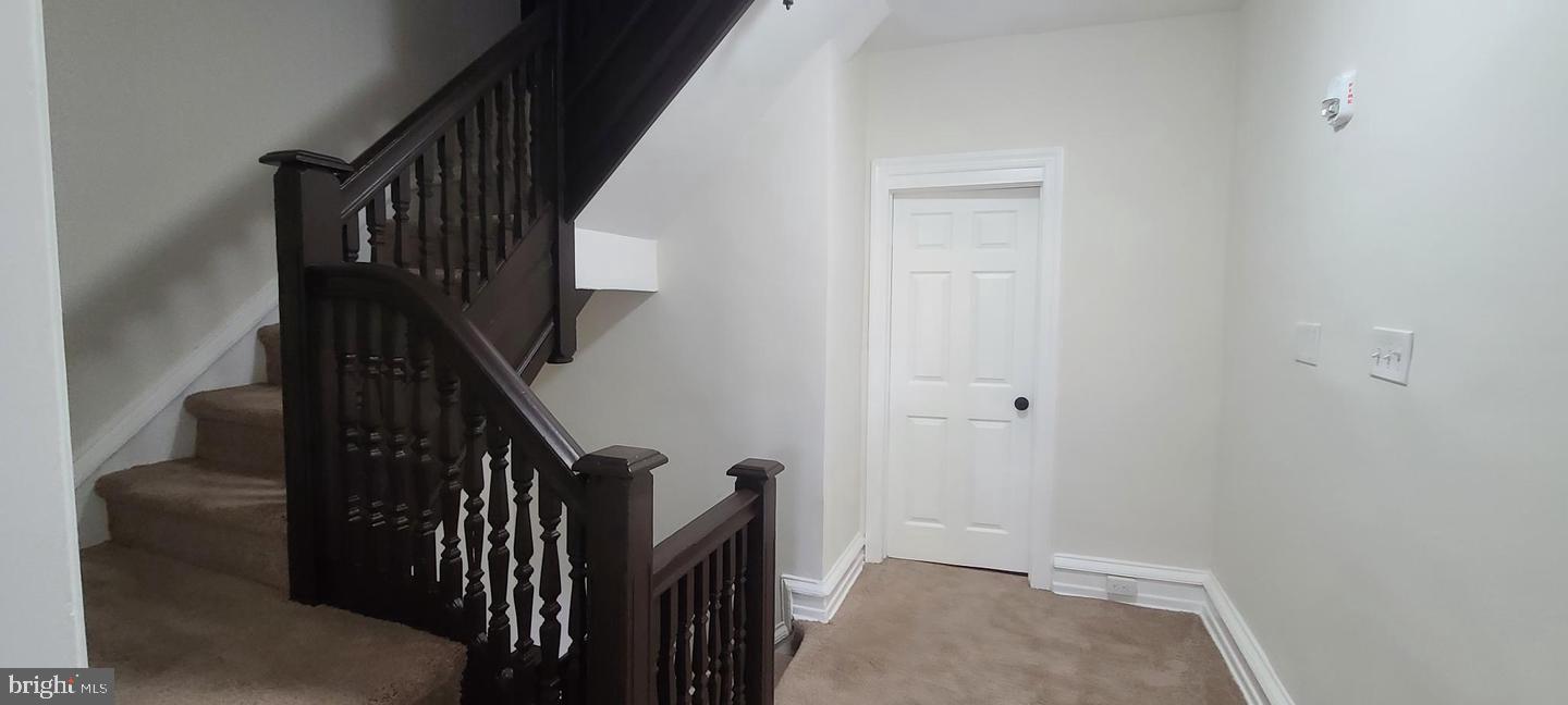 608 S 48th St Property Photo 25