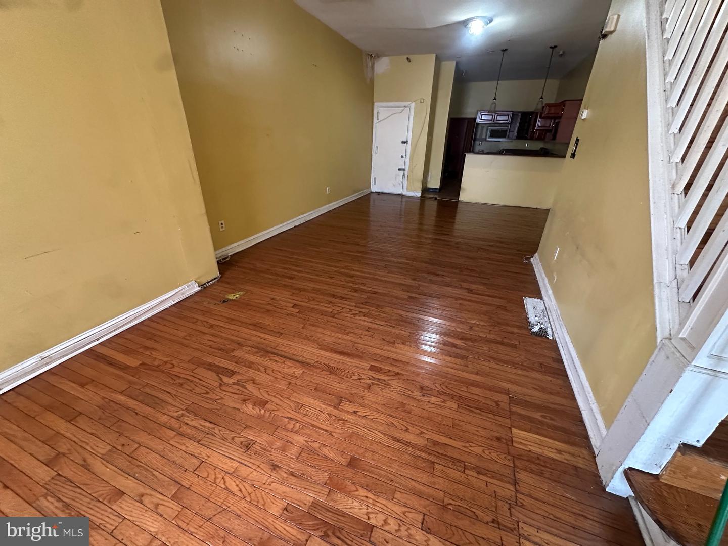 2335 NICHOLAS ST Property Photo 1