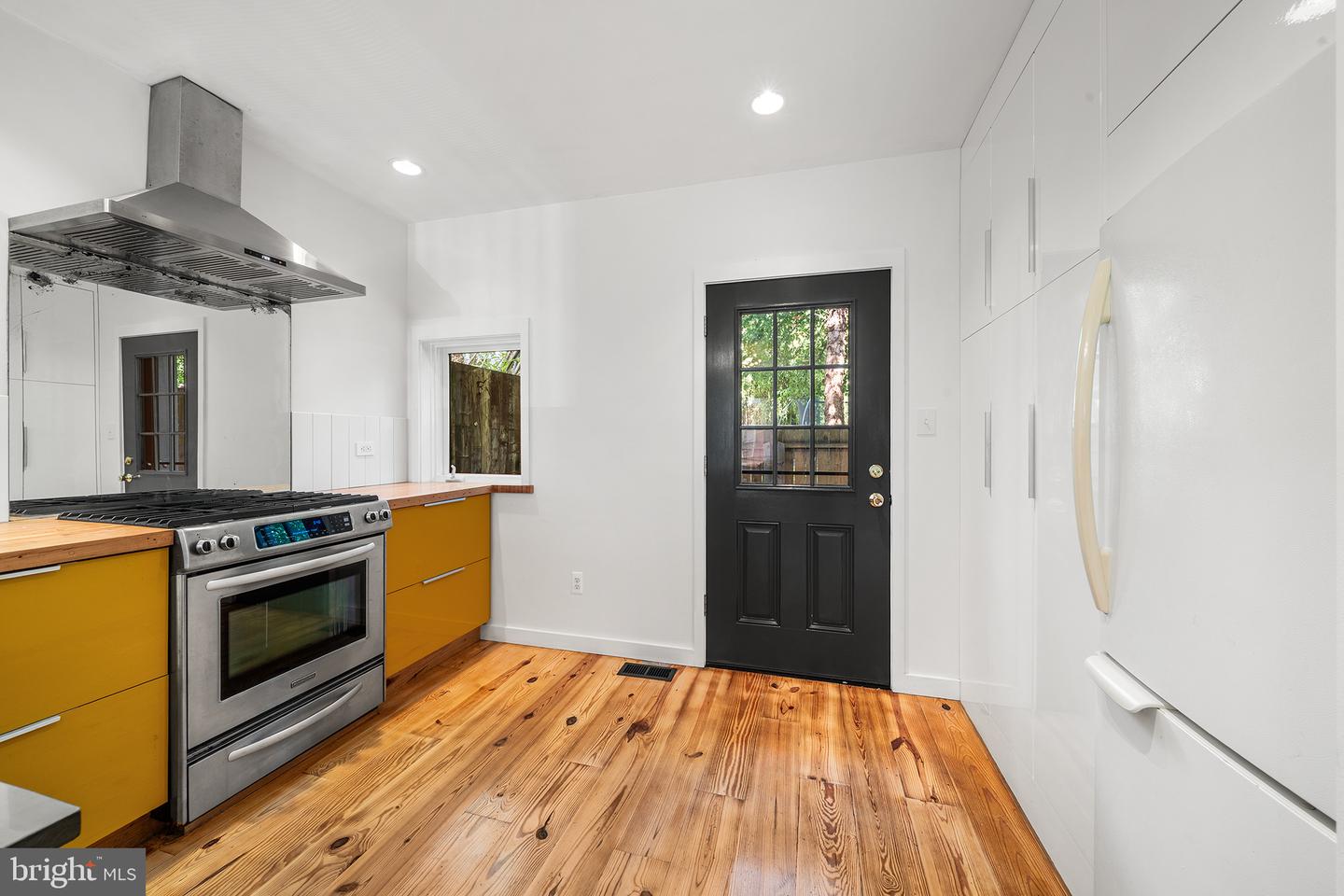 133 W Duval St Property Photo 13
